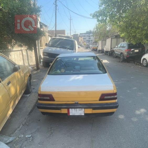 Peugeot 405